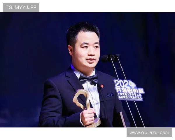 中国足球明星的辉煌历程与成就解析：从青涩少年到国际巨星的成长之路